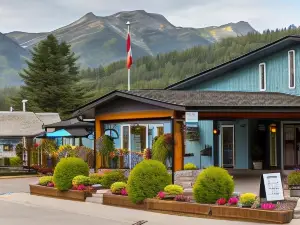 Red Tree Lodge