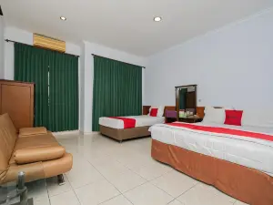 RedDoorz Near Bojonegoro Train Station