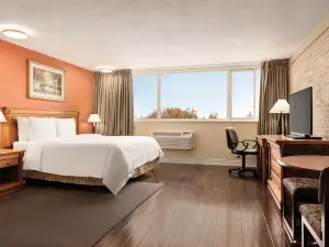Travelodge by Wyndham Richmond Hill