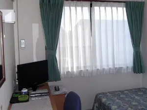 ビジネスホテル万徳