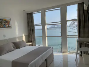 Grand Hotel Guarujá - A Sua Melhor Experiência Beira Mar na Praia!