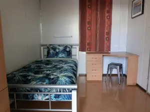 Mud Crab Motel