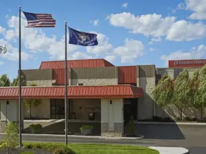 DoubleTree by Hilton Detroit - Dearborn