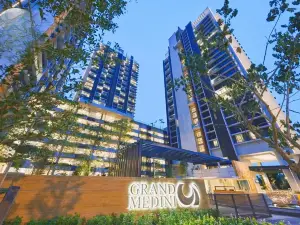 Grand Medini Suites by RR JBcity