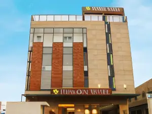 Four Leaf Hotels Kasganj