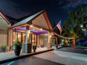Inn of the Dove Romantic Luxury & Business Suites