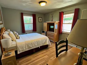 Rugged Country Lodge