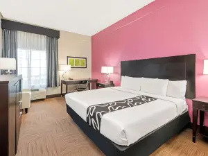 La Quinta Inn & Suites by Wyndham Winnie