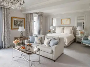 Four Seasons Hotel George V Paris