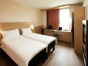 Ibis Granada