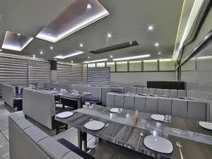 OYO 28294 Hotel Milan Food Court