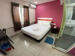 RED ORANGE HOTEL