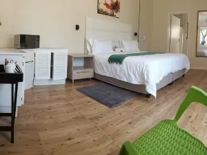 Beverly Corner Lodge