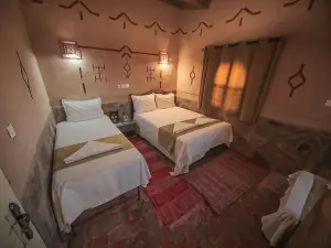Hotel Kasbah Ennakhile - Authentic Stay in Nkob