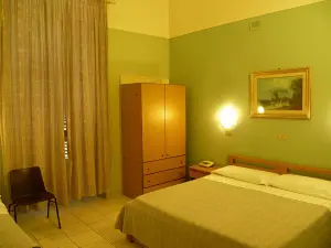 盆西奧羅密歐酒店