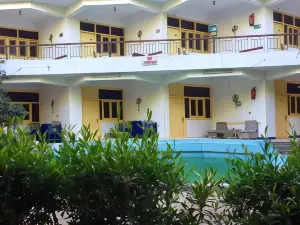 Rezeiky Hotel & Camp