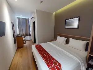 Grand Caman Hotel