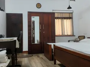 Charakama Guest Bungalow - Gampaha