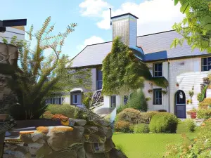 Dolgun Uchaf Historic B&B and Cottages in Snowdonia