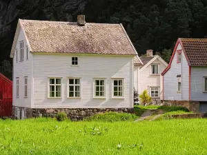 Visit Undredal