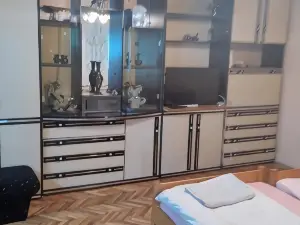 Hostel Bata II Trokrevetne Sobe