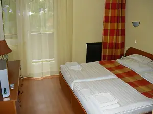 Ezüstfenyő Hotel