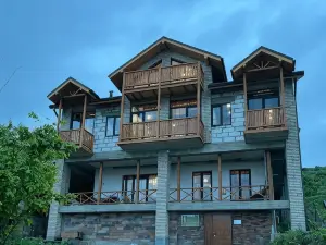 Berkri Gastro Yard & Guest House