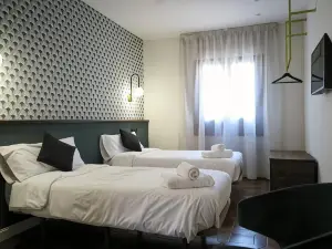 Tome, Casa de huespedes