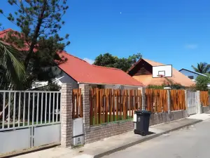 Studio Pour 2 Personnes Dans Une Villa au Bord de Mer a Kourou