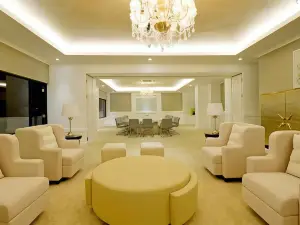 Sutanraja Hotel & Convention Centre