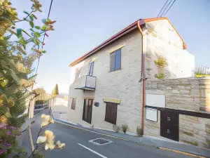 Iosiphis Stonebuilt House