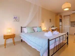 Impeccable 1-Bed Apartment in Schinias Beach