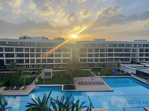 Courtyard Long Beach Holiday Resort