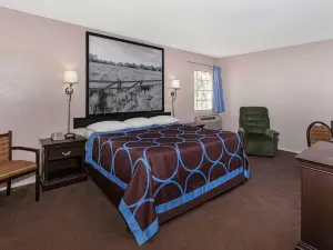 Super 8 by Wyndham Lubbock Civic Center North