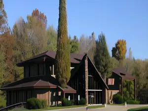 RiverBank Lodge
