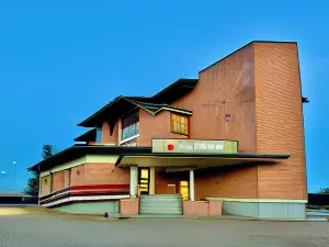 Touring Hotel