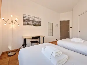 Vanchiglietta Colourful Apartment