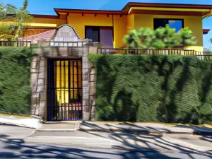 La Terraza Guest House B&B