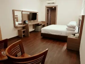 Paradise Hotel