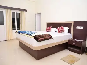 Goroomgo Nath Palace Varanasi - Full Air Conditioned - Excellent Location