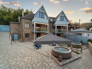 Dandy Villas Karpenisi Complex - Lux Chalets - Inflatable Pool-Hot Tub