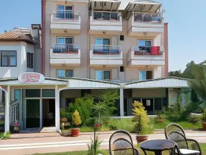 Zeus Hotel