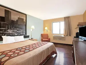 Super 8 by Wyndham Baltimore/Essex Area