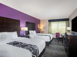La Quinta Inn & Suites by Wyndham Columbus TX
