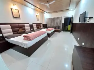 Cottage Club