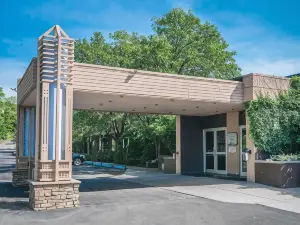 The Woodlands Inn