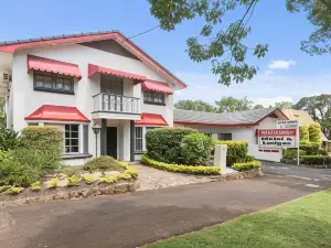 Whiteoaks Motel & Lodges