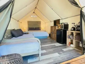 9 Blue River Camp - Glamping Cabin