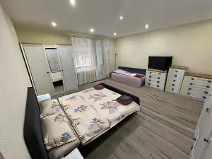 Battonya House