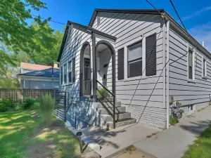 Modern DC Apartment ~ 6 Mi to National Mall!